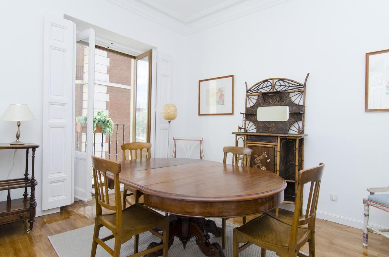 Apartamento Paseo Del Prado II En Madrid Exterior foto