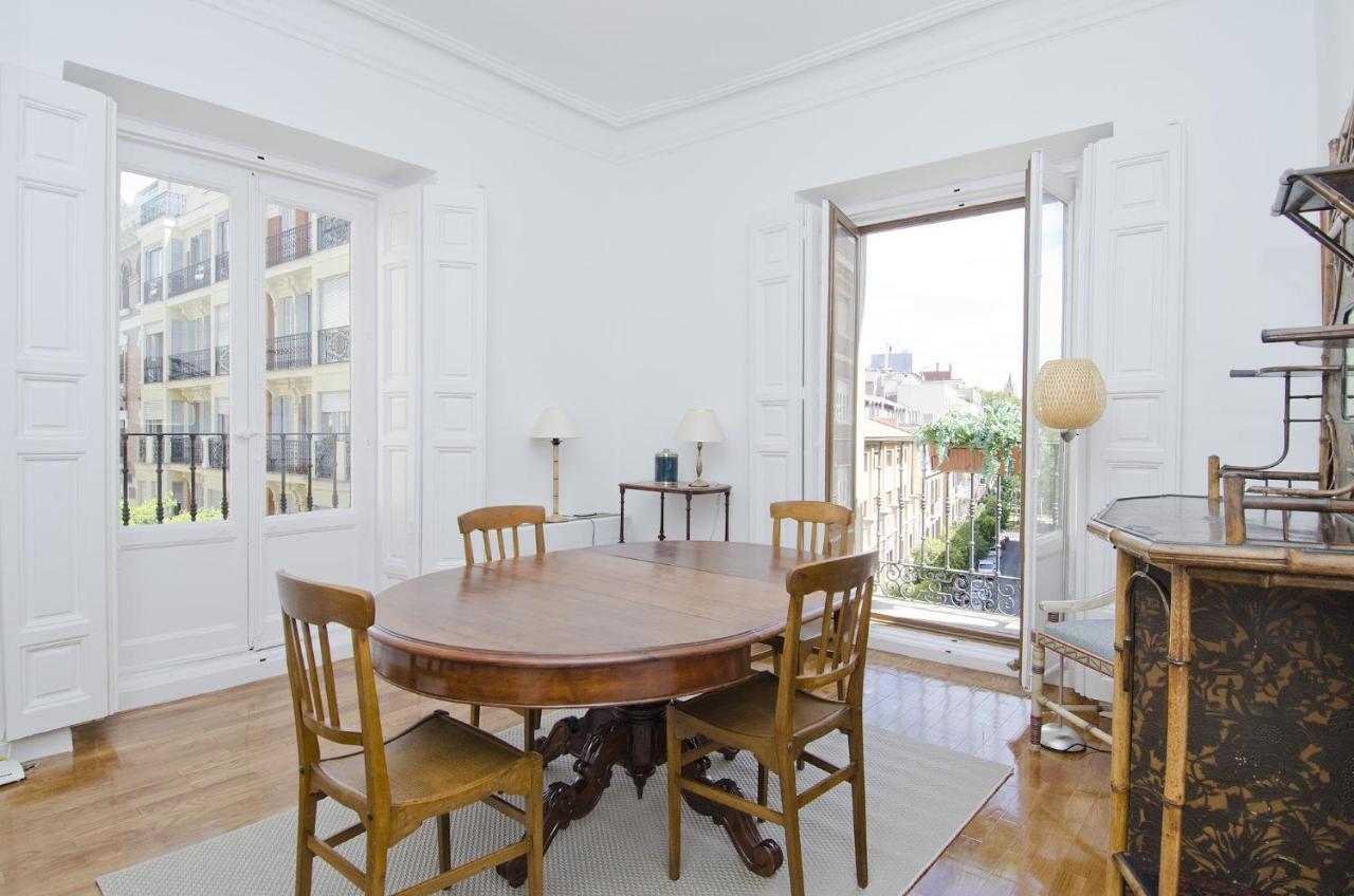 Apartamento Paseo Del Prado II En Madrid Exterior foto